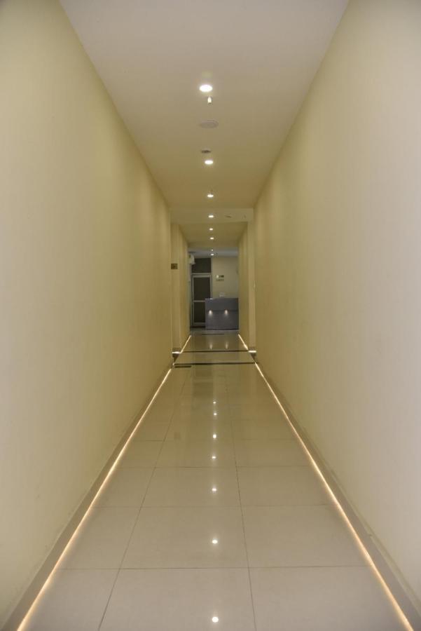Hotel Tridev Grand Varanasi Luaran gambar